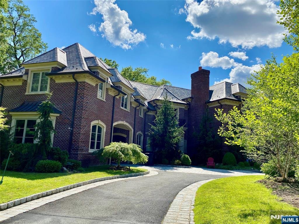 Northeast Teaneck, NJ - Homes for Sale in Teaneck, NJ – Browse Teaneck Homes | Weichert